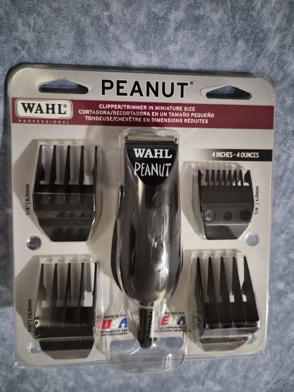 Wahl Peanut Mini Trimmer in Black with Black Guide Combs
